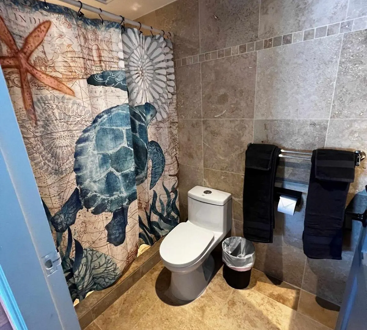 3 Bedroom Condo In 辛普森湾 0*,